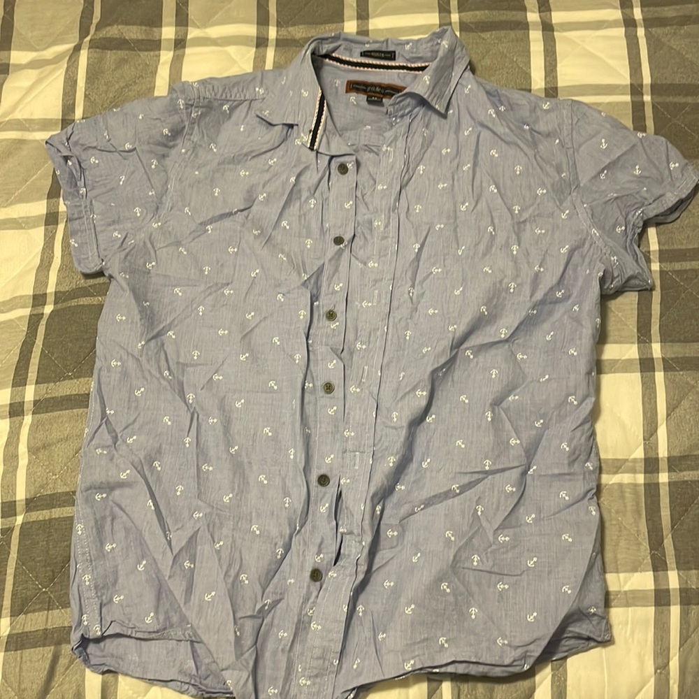 Short sleeve dress shirt